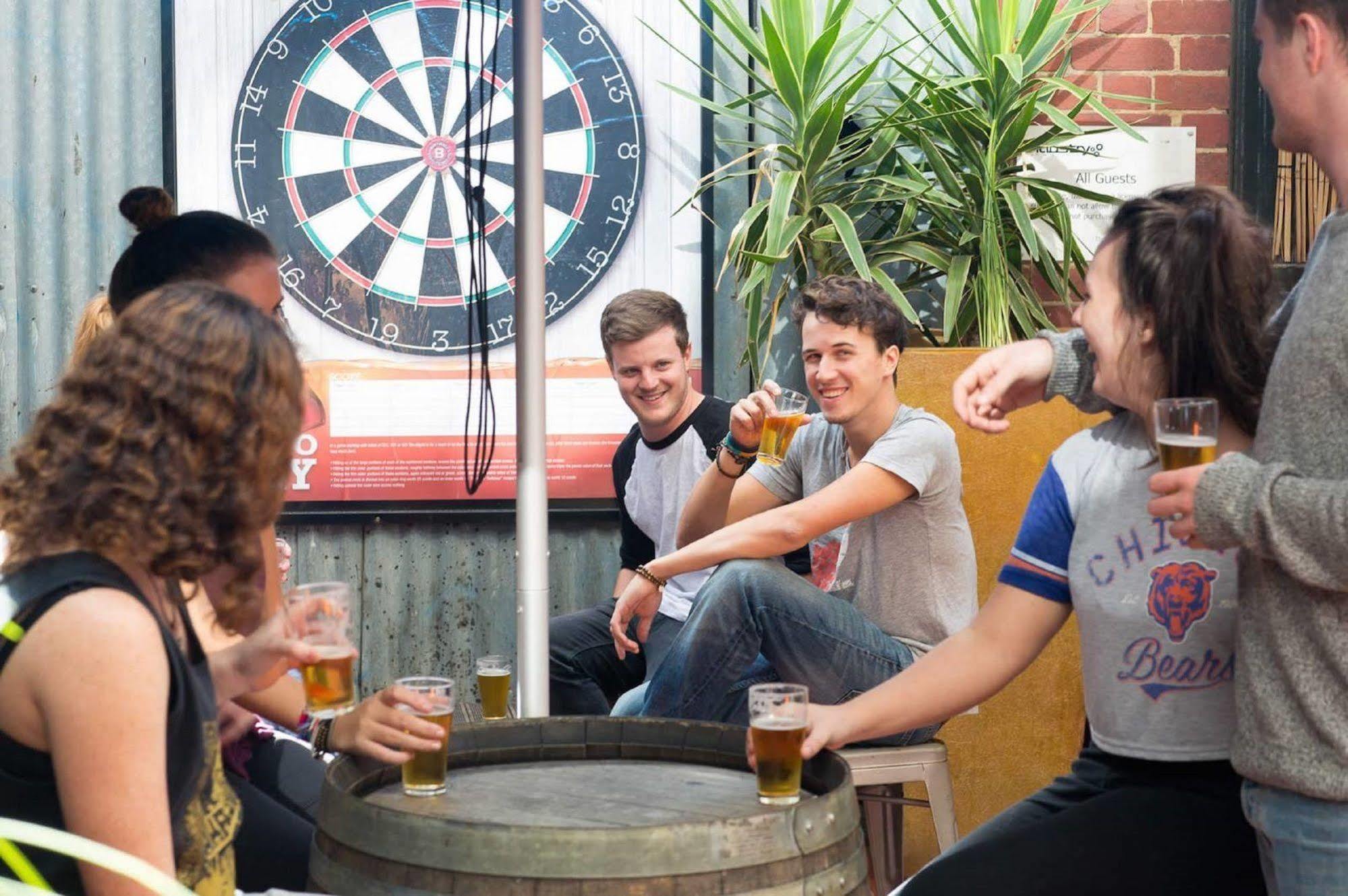 Хостел Nomads Melbourne Backpackers Экстерьер фото