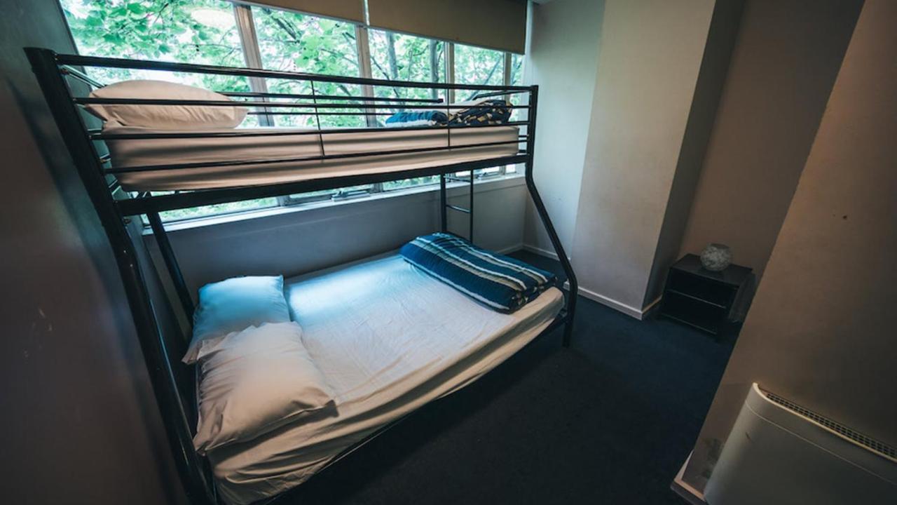 Хостел Nomads Melbourne Backpackers Экстерьер фото